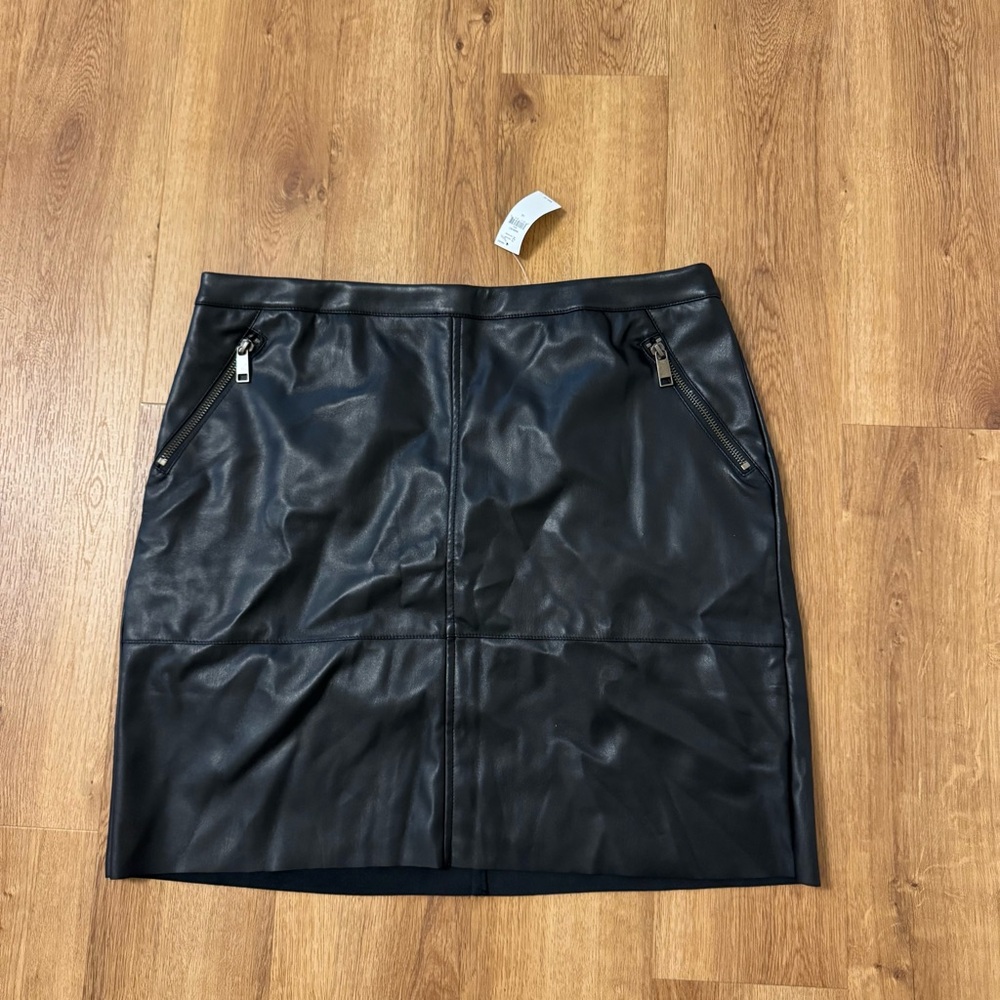 Banana Republic new with tags faux black leather skirt size 14